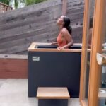 Aja Naomi King Instagram - Just a little 🧊bath to start the week off 🤣… wyd?