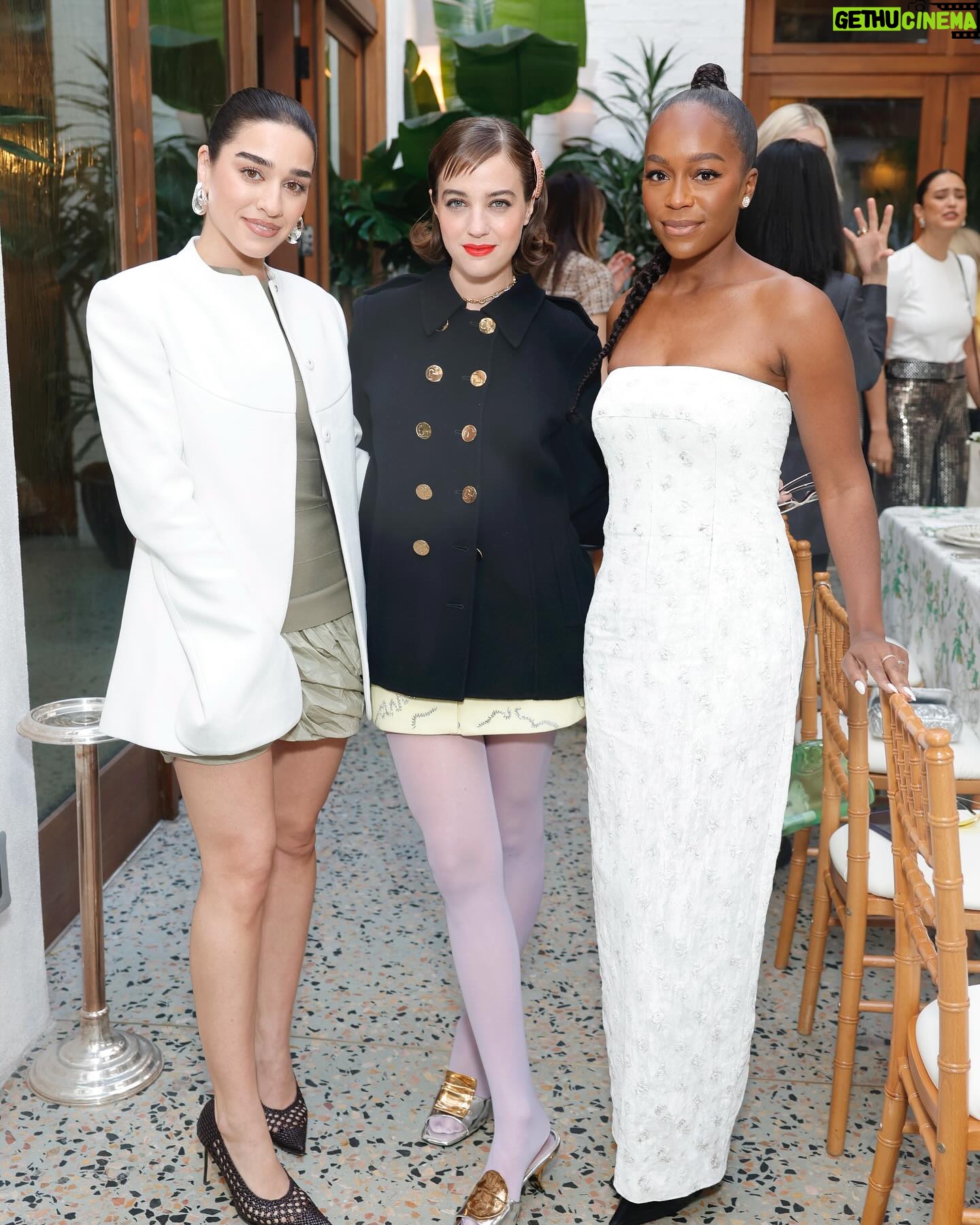Aja Naomi King Instagram - Had such a phenomenal time! Thank you @glamourmag @toryburch for this beautiful afternoon ❤️