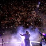Ajda Pekkan Instagram – Yazdan kalan nefis bir Antalya gecesinde çok keyifli bir konserdi.Enerjiniz ,sıcaklığınız , hiç durmayan alkışlarınız beni çok mutlu etti, iyi ki varsınız 💙
#antalya #ajdaturnede #süperstar #ajdapekkan #
📸 @boragokhan 
Kostüm @burcusedefofficial