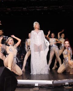 Ajda Pekkan Instagram - #tbthursday # ritüeline biz de katılalım. 16-17 Ekim Harbiye Acıkhava Sahnesinde iki gece üst üste siz sevenlerime , çok değerli müzisyen dostlarım @cemadrian ve @burakkutofficial ‘un süpriz katılımlarıyla da çok keyifli çok renkli bir konser atmosferi yaşattığımıza inanıyorum. Yaşadığımız yoğun hazırlık sürecinde emeği geçen herkese sonsuz teşekkürler 🙏🏻🧿 Kostüm @burcusedefofficial 📸 @boragokhan Hair & Make up @rifatyuzuak @eveshoptr @ozer_kabil Organizasyon @kerkisolfej Kareografi 💃🏼🕺🏻 @sunuevent @caglarkcr @aminatamerlanova