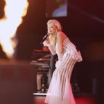 Ajda Pekkan Instagram - Kuruçeşme çok güzeldin 💫 …. Kuruçeşme Açıkhava konserimizden 🤍🤍. 📸 @boragokhan @burcusedefofficial