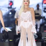 Ajda Pekkan Instagram - Kuruçeşme çok güzeldin 💫 …. Kuruçeşme Açıkhava konserimizden 🤍🤍. 📸 @boragokhan @burcusedefofficial