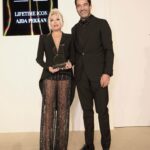 Ajda Pekkan Instagram – Harper’s Bazaar Türkiye’nin 30.yıldönümü kutlaması vesilesiyle bu yıl ilk defa Türkiyede düzenlenen “ Women of the Year “ ödül gecesinde adıma ithaf edilen “ Life Time Icon “ ödülü benim için çok tatlı bir süpriz oldu, çok keyif aldığım bu gecede emeği geçen herkese sonsuz teşekkürler 🙏🏻 
#harpersbazaarturkey #ajdapekkan #icon#thewomenoftheyearawards #lifetimeicon #ajdapekkan #