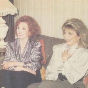 Ajda Pekkan Instagram - Ahh Anneciğim, 25 yil dile kolay, sana olan özlemim hic dinmedi , huzur içinde uyu 🙏🏻

Anneler gününüz kutlu olsun.