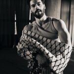 Akın Akınözü Instagram - 2 0 2 2 @lofficielhommesturkiye Genel Yayın Yönetmeni @baglankeskin Fotoğraf @erdi_dogan Moda editörü @yagmurkural_ Saç stylisti @akinunalofficiall Makyaj artisti @zeynepdombaycioglu