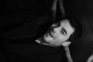 Akın Akınözü Instagram - Five Shades of “Hope” in b&w by @nikbay_photography