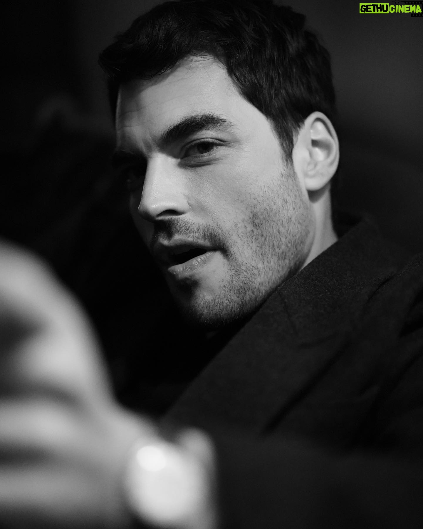 Akın Akınözü Instagram - Five Shades of “Hope” in b&w by @nikbay_photography