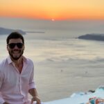 Akın Akınözü Instagram - “Sunsets are proof that no matter what happens, every day can end beautifully.” #santorini