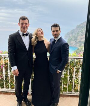 Akın Akınözü Instagram - This is “Pose-itano” #julieolivierwedding