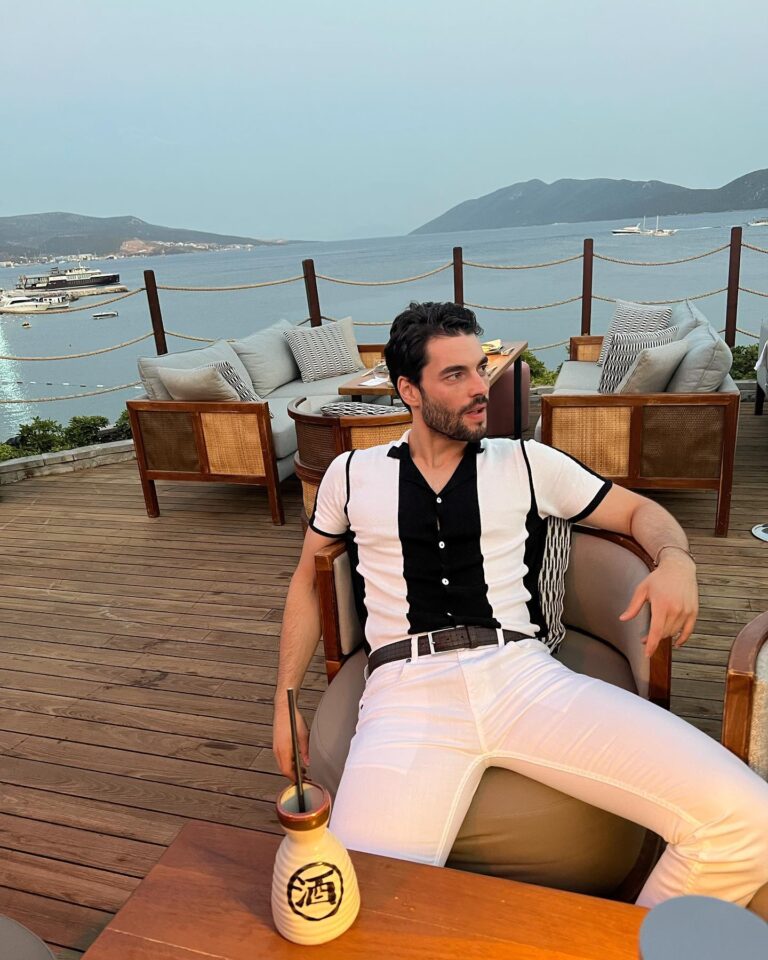 Akın Akınözü Instagram - 11082022