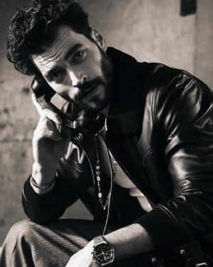 Akın Akınözü Instagram - 2 0 2 2  @lofficielhommesturkiye

Genel Yayın Yönetmeni @baglankeskin
Fotoğraf @erdi_dogan
Moda editörü @yagmurkural_
Saç stylisti @akinunalofficiall
Makyaj artisti @zeynepdombaycioglu