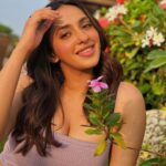 Akansha Ranjan Kapoor Instagram - season of changes. in & out ✨💜🤞🏼🌸