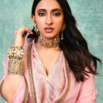 Akansha Ranjan Kapoor Instagram - ਨੀ ਮੈਂ ਚੱਲੀ ਆਂ ਛੱਡ ਕੇ ਵਿਹੜਾ ਤੇਰਾ @raw_mango X @amrapalijewels X @stoffastyle #Dastoor 🎶✨💛