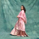 Akansha Ranjan Kapoor Instagram - ਨੀ ਮੈਂ ਚੱਲੀ ਆਂ ਛੱਡ ਕੇ ਵਿਹੜਾ ਤੇਰਾ @raw_mango X @amrapalijewels X @stoffastyle #Dastoor 🎶✨💛