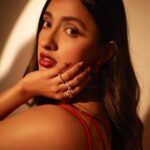 Akansha Ranjan Kapoor Instagram - rose to the occasion 🌹 @jioworldplaza