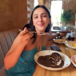 Akansha Ranjan Kapoor Instagram - 30 & wholesome 😌☀️🍰🥂