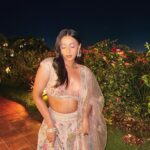 Akansha Ranjan Kapoor Instagram - 💛 & light