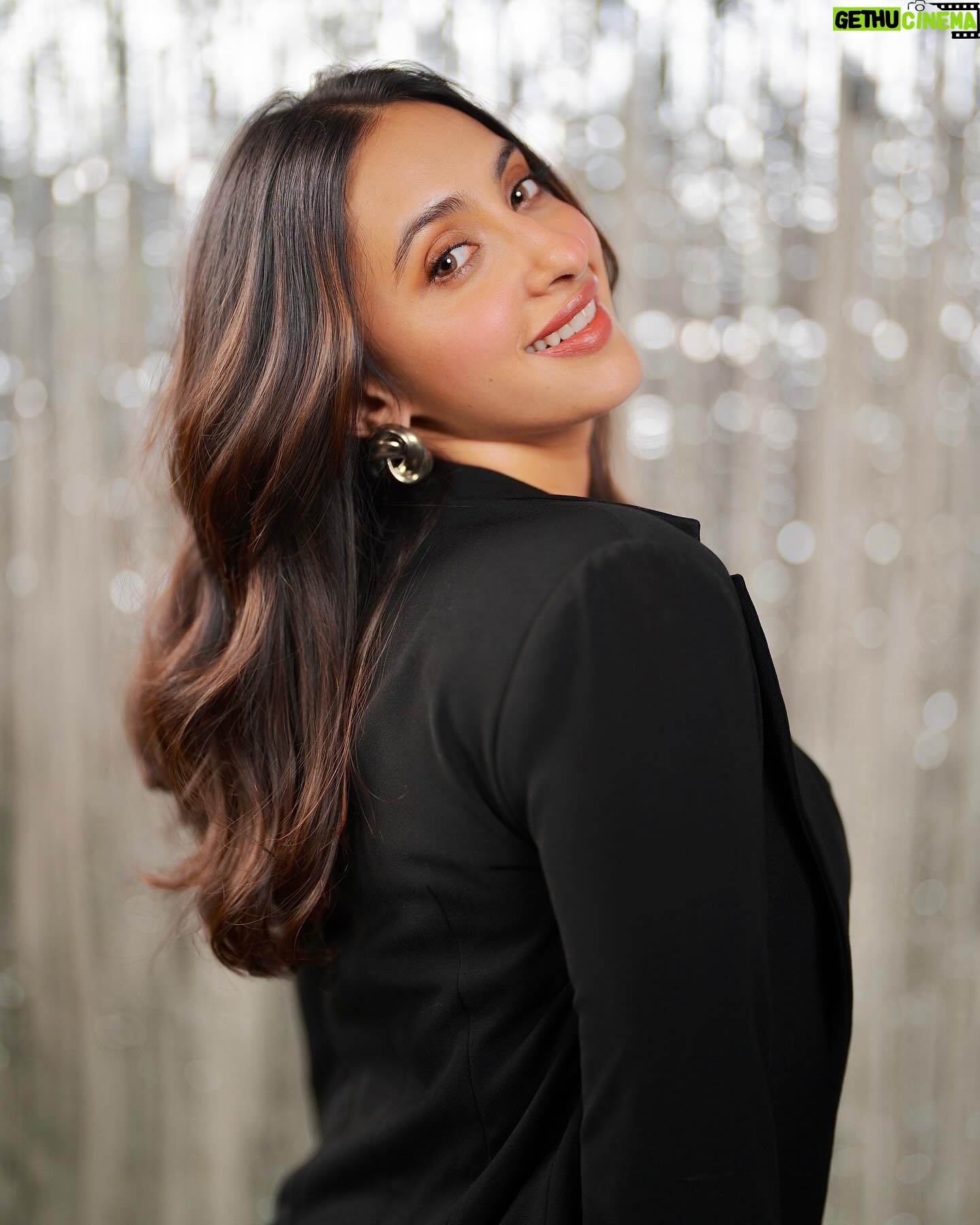 Akansha Ranjan Kapoor Instagram - Winners of the Giveaway - @palvipawar11 and @manali13k Do tag @redken and me on the amazing looks you create using the prizes! ππ₯³π©·π π New Year's Giveaway is here! π This party season, my go-to styling range from @redken has been a life saviour for helping me create amazing and chic hair styles! π₯° I and Redken partnered up to give 2 of youβll a chance to win exciting prizes! π« How To participate - π€Comment and let us know which Redken product you're excited to try and why? π€Tag @redken in your comments. π€Tag 3 friends and encourage them to join the fun! Giveaway closes on 5th Jan 2024 at 2pm and Winners will be tagged in the caption ππ»ββοΈ *Giveaway valid for profiles based in India. #StyleConfidently #RedkenIndia #AD