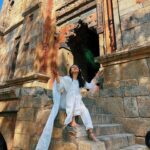 Akansha Ranjan Kapoor Instagram - playing holiiiii in the capital with @htcity 💛💙💜🧡🩵