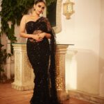 Akansha Ranjan Kapoor Instagram - mere, tumhare, sab ke liye, happy diwaliiiii 🖤🪔