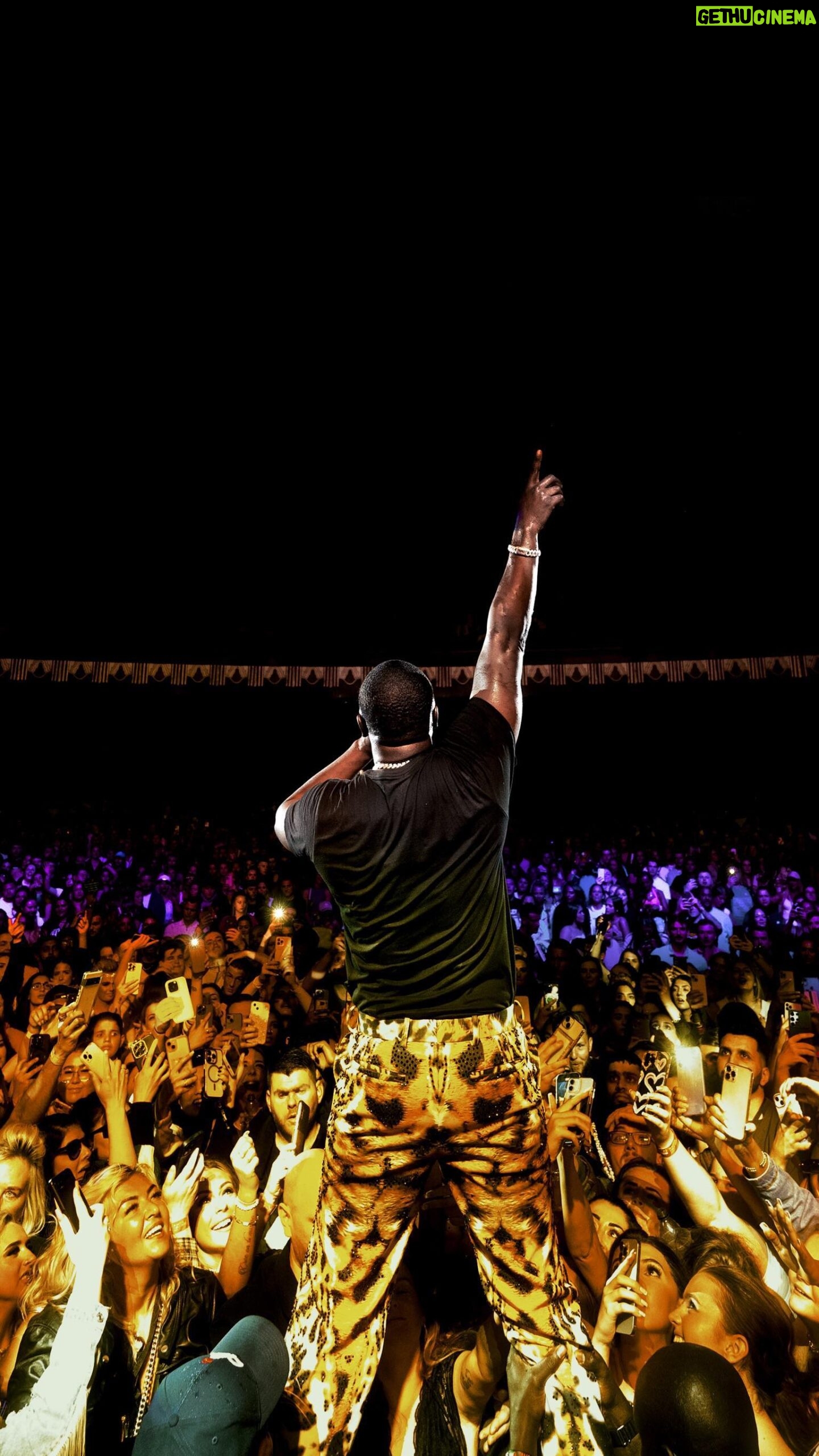 Akon - 3 Likes - Love to Manchester! ๐ฌ๐ง#akon #superfantour