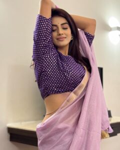 Akshara Singh Instagram - What a vibe of this song 🎵 ufffff @kalpnapatowary ji ki aawaz aur mera feel kya hi bolu 🫶🏻🥰♥️🎵 Isse better gaana in photos ke liye aur koi nahi mil raha tha 😜🤣 #aksharasingh #lfl #picture #selflove #saree #lover #bhojpurirocks