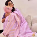 Akshara Singh Instagram - और मैं हूँ………………. ♥️ #aksharasingh #simplicity #sareelove #bindi #lfl