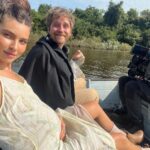 Alanis Guillen Instagram - Reverberando a alegria de ver Pantanal indicado ao @iemmys desse ano como melhor novela! Ver essa obra tão viva e transbordando é lindo demais! Cada momento desse, viver esse Pantanal, no quente e no frio, no molhado e no seco, com as aguas, com os bichos, se descobrindo bicho, o encontro com o outro, consigo, revirada, tudo que se criou, recriou, se descobriu e se abriu. Foi muito e ainda é. Um viva a todos os parceiros que construíram essa historia e todos vocês que viveram ela com a gente!!!! “E é!”, como diria Juma quando é atravessada por algo que ultrapassa a linguagem e fica.