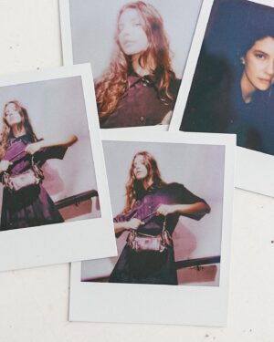 Alanis Guillen Instagram - @miumiu 
#MIUMIU #MIUMIUMULTIPOCKET

foto @pdrpinho