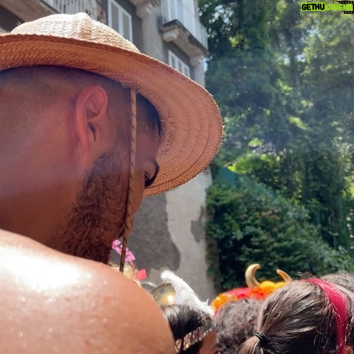 Alanis Guillen - 48.6K Likes - Gratidão verô (patricinada @elianeangolanaperuqueira )