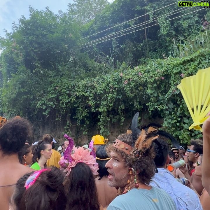 Alanis Guillen - 48.6K Likes - Gratidão verô (patricinada @elianeangolanaperuqueira )