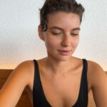 Alanis Guillen Instagram - juro que abri a camera sem querer e ate eu fiquei: parabens