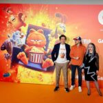 Alaska Instagram - Anoche en el estreno de #GarfieldLaPelícula. Adoro a mis compañeros @ssantiagosegura y @pepe_rodriguezrey, los tres hemos disfrutado un montón poniendo voz a estos personajes gatunos. Fotos 1-2-3 @pedro.munster Fotos 4-5-6-7 @q.ignora Foto 8 con el director de doblaje Miguel Ángel Garzón durante la grabación Foto 9 momentos de la grabación de la pieza que he puesto al final. Gracias @sonypicturesspain por pensar en mí para estas aventuras tan fantásticas. * Esta publicación es una comunicación sobre mis diversas actividades profesionales - es información para mis seguidores - entiendo que la libertad de compartir esto se sobrentiende en la naturaleza misma de las redes sociales