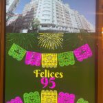 Alaska Instagram - Anoche celebramos los 95 con mariachis, globos y tarta homenaje a Cuba-México-Madrid. Gracias a todos los amigos que vinisteis al cumpleaños de mamá. No sólo eso, gracias a los que estáis ahí cada día haciéndole la vida más fácil y ayudando en todo. Mamá estuvo viendo también vuestras felicitaciones virtuales. Agradecidas y emocionadas. Y un agradecimiento especial a @pilar_lanchas @hotelemperadormadrid por siempre realizar el trabajo más allá del deber. Es un placer contratar vuestros servicios y contar con vuestra amistad… ¡presentes en los momentos importantes de nuestra vida! * Esta publicación NO tiene fines publicitarios ni es un intercambio comercial, pero quiero agradecer la amabilidad de las personas más allá de los servicios contratados.