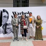 Alaska Instagram – Ayer en la inauguración de la exposición Warhol-Vijande-Makos. Vale la pena visitarla en el contexto de esa maravilla que es el @museolazarogaldiano. Gracias a todos en el museo, desde su directora, conservador, administrativos, guardarropía, bedeles, personal de limpieza… ¡así da gusto! Y de nuevo gracias a @coleccionsunolsoler por contar conmigo para este proyecto.
Fotos mías y de @pedro.munster.

* Esta publicación es una comunicación sobre mis diversas actividades profesionales – es información para mis seguidores – entiendo que la libertad de compartir esto se sobrentiende en la naturaleza misma de las redes sociales