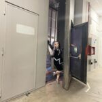 Alaska Instagram - Todo listo para comenzar a las 17 horas en directo en @tardeartv @telecincoes. En la segunda foto se ve al fondo un recortable de una persona a la que conozco un poco. Foto de @carlooshernandez * Esta publicación es una comunicación sobre mis diversas actividades profesionales - es información para mis seguidores - entiendo que la libertad de compartir esto se sobrentiende en la naturaleza misma de las redes sociales