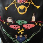 Alaska Instagram - Exposición ‘La ruta del mantón de manila’ en Casa de América con piezas históricas, entre ellas los mantones que realizó @antonioalvaradored a finales de los años 80. El mío, una edición especial con los símbolos del disco ‘Fan Fatal’ bordados, del que se hicieron, como mucho, media docena. El otro bordado es el que diseñó Antonio para su marca (el de la exposición es de @mariabarrancooficial) y la cazadora con aplicaciones de mantón perteneció a Paloma Chamorro. Exposición gratuita hasta el 17 de mayo. * Esta publicación NO tiene fines publicitarios - es una comunicación de preferencias personales o culturales que me gusta compartir porque entiendo que para eso son las redes sociales. Y, además, me implica y quiero dar las gracias.