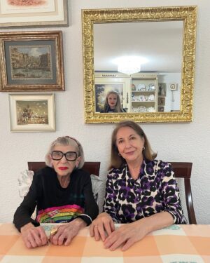 Alaska Instagram - Fin del día. Las mamás. Y la fotógrafa reflejada en el espejo.