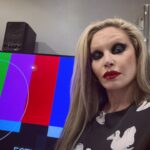 Alaska Instagram - Selfie con carta de ajuste, lista para comenzar a las 17 horas en directo mi colaboración en la Mesa Vip de @tardeartv @telecincoes. * Esta publicación es una comunicación sobre mis diversas actividades profesionales - es información para mis seguidores - entiendo que la libertad de compartir esto se sobrentiende en la naturaleza misma de las redes sociales
