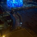 Alaska Instagram - Hoy me han saltado estos vídeos que hice el año pasado en Las Vegas. La ESFERA desde la ventana del hotel. Me gusta, es muy lisérgico quedarte mirándola y de día parece parte de una invasión extraterrestre. Fijaros en los coches que van por la carretera para que veáis la gigantesca dimensión de la esfera. Más artificio en la ciudad artificial por excelencia (lo digo como elogio).