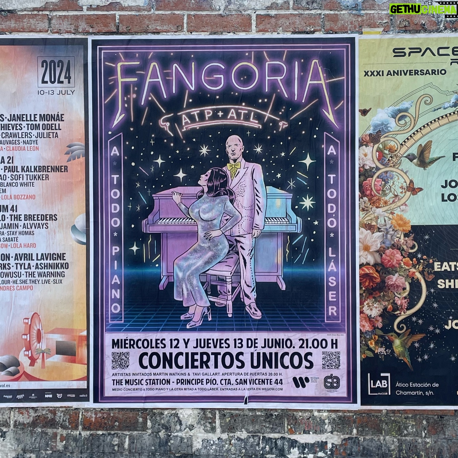 Alaska Instagram - Este cartel en la calle me recuerda que hoy faltan exactamente cuatro semanas para los conciertos especiales de @fangoriaoficial en Madrid, los únicos que haremos este año. Cuenta atrás total para escenografía, ensayos, vestuario… 😳🤯😰😱😳😨😰😨😳😱😰🤯😳 * Esta publicación es una comunicación sobre mis diversas actividades profesionales - es información para mis seguidores - entiendo que la libertad de compartir esto se sobrentiende en la naturaleza misma de las redes sociales