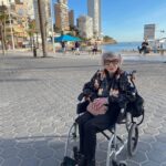 Alaska Instagram - Unos días en Benidorm siempre proceden, aunque soy incapaz de seguir el ritmo y la complicidad entre suegra y yerno ¡son agotadores! Momento favorito : bailar con @mariovaquerizooficial ‘A little respect’ de @erasureinfo en un pub inglés. Gracias @ramsix por la buena compañía. Gracias @hoteldonpancho por tratarnos siempre tan bien, es un placer, un equipo maravilloso. * Esta publicación NO tiene fines publicitarios ni es un intercambio comercial, pero quiero agradecer la amabilidad de las personas más allá de los servicios contratados.