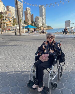 Alaska Instagram - Unos días en Benidorm siempre proceden, aunque soy incapaz de seguir el ritmo y la complicidad entre suegra y yerno ¡son agotadores! Momento favorito : bailar con @mariovaquerizooficial ‘A little respect’ de @erasureinfo en un pub inglés.
Gracias @ramsix por la buena compañía.
Gracias @hoteldonpancho por tratarnos siempre tan bien, es un placer, un equipo maravilloso.

* Esta publicación NO tiene fines publicitarios ni es un intercambio comercial, pero quiero agradecer la amabilidad de las personas más allá de los servicios contratados.