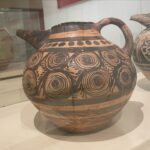 Alaska Instagram - Espirales en los primeros estadios de la cultura griega en el @national_museum_of_athens. Y en la última foto mis tatuajes de espirales celtas. Poderoso símbolo, siempre conmigo. 🌀🌀🏺🏺🏛️🏛️🌀🏛️🏛️🏺🏺🌀🌀