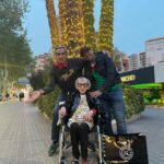Alaska Instagram - Unos días en Benidorm siempre proceden, aunque soy incapaz de seguir el ritmo y la complicidad entre suegra y yerno ¡son agotadores! Momento favorito : bailar con @mariovaquerizooficial ‘A little respect’ de @erasureinfo en un pub inglés. Gracias @ramsix por la buena compañía. Gracias @hoteldonpancho por tratarnos siempre tan bien, es un placer, un equipo maravilloso. * Esta publicación NO tiene fines publicitarios ni es un intercambio comercial, pero quiero agradecer la amabilidad de las personas más allá de los servicios contratados.