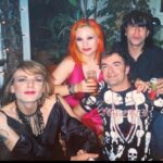 Alaska Instagram - Recordando (hoy y siempre) a Susie Pop. Por ejemplo, en aquellas noches en casa de @hitita, lugar de encuentro al que acabamos denominando “la sede social”… recuerdos maravillosos de una persona excepcional.