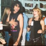 Alaska Instagram - Recordando (hoy y siempre) a Susie Pop. Por ejemplo, en aquellas noches en casa de @hitita, lugar de encuentro al que acabamos denominando “la sede social”… recuerdos maravillosos de una persona excepcional.