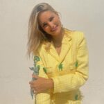 Alba Carrillo Instagram - Te acusarán, te acusarán, te acusarán De ser el tuerto en el país de los ciegos De ser quien habla en el país de los mudos De ser el loco en el país de los cuerdos De andar en el país de los cansados De ser el sabio en el país de los necios De ser el malo en el país de los buenos De divertirte en el país de los serios De estar libre en el país de los presos De estar vivo en el país de los muertos 🤯😝😉😏