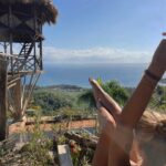 Alba Carrillo Instagram - Me llena de energía conocer y descubrir lugares nuevos, culturas diferentes, comidas diversas y otras costumbres. Me enriquece la diversidad, me nutre y mejora… #feliz @bahiaprincipehotels @soltouroficial 🌍🫶🏼🤗🧳✈️