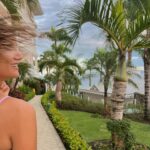 Alba Carrillo Instagram – Me llena de energía conocer y descubrir lugares nuevos, culturas diferentes, comidas diversas y otras costumbres. Me enriquece la diversidad, me nutre y mejora… #feliz @bahiaprincipehotels @soltouroficial 🌍🫶🏼🤗🧳✈️